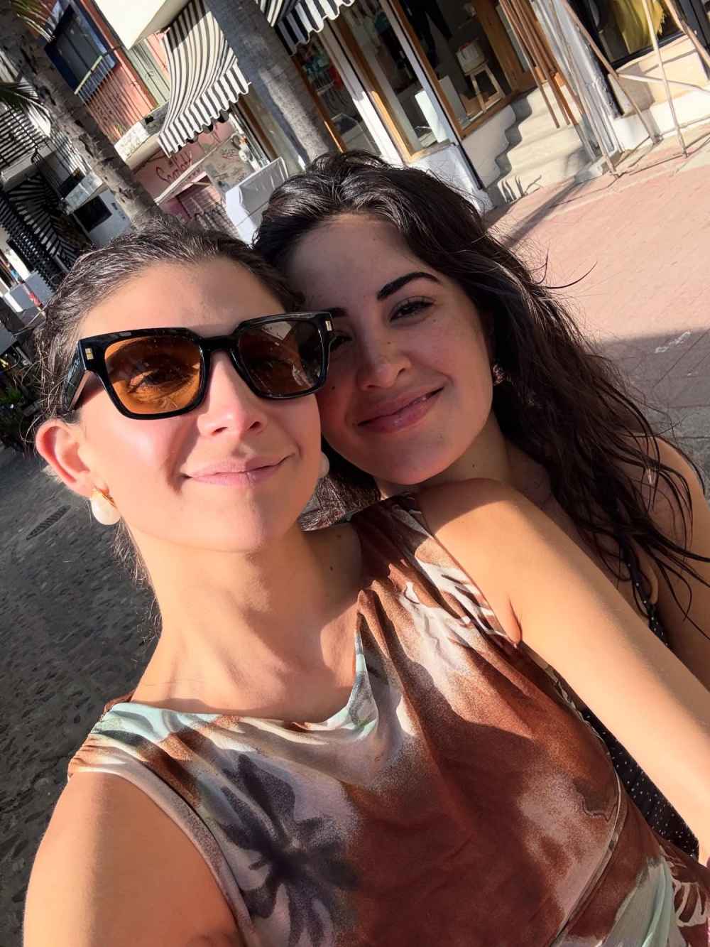 The Valley Janet Caperna dacht dat de foto's van Michelle Saniei en Dr. Dre waren dat AI de thee inline wilde