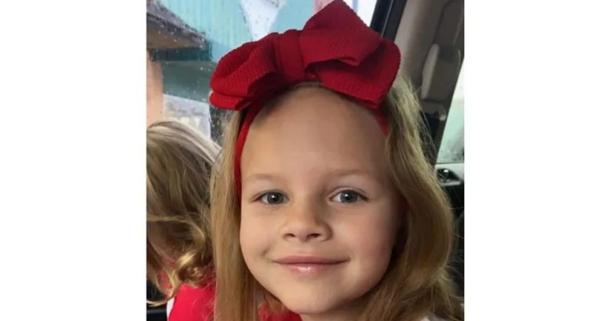 غنى كيلر أغنية “Jingle Bell Rock” أثناء مقتل أثينا ستراند