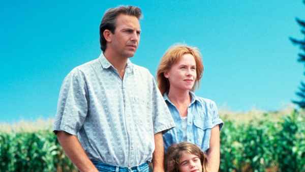 Kevin Costner, Gaby Hoffman, Amy Madigan in Field of Dreams