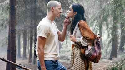 Tom Blyth and Rachel Zegler and in The Hunger Games: The Ballad of Songbirds & Snakes