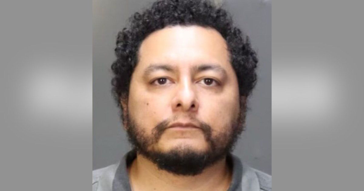 Texas Husband Allegedly Strangled Pregnant Wife Until She Went Limp as Their Child Watched Texas Husband Allegedly Strangled Pregnant Wife Until She Went Limp as Their Child Watched