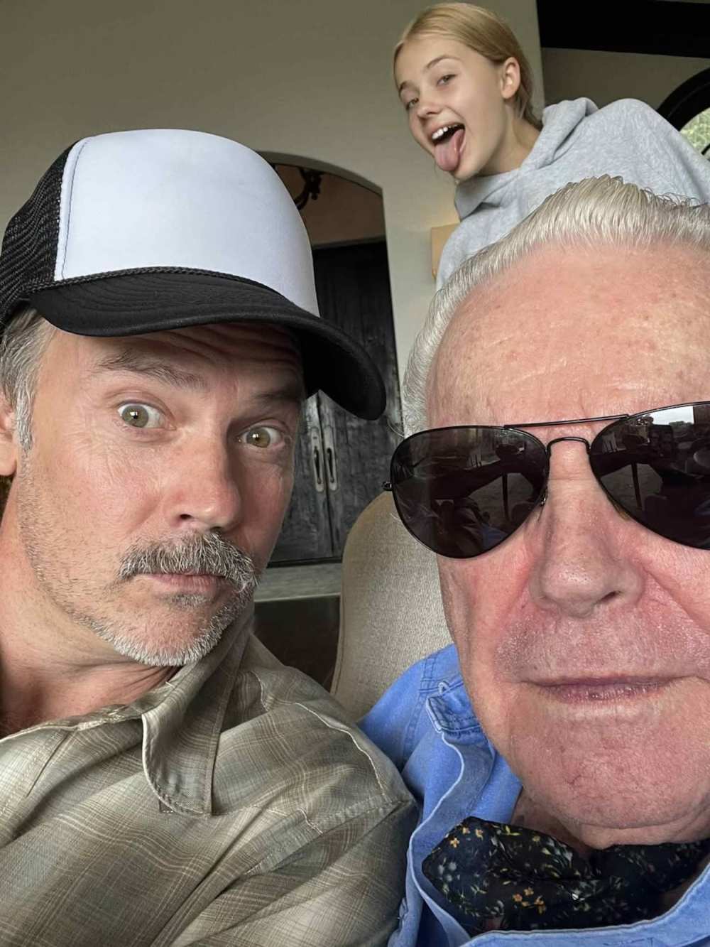 Robert Wagner Shares Rare Photo With Son-in-Law Barry Watson