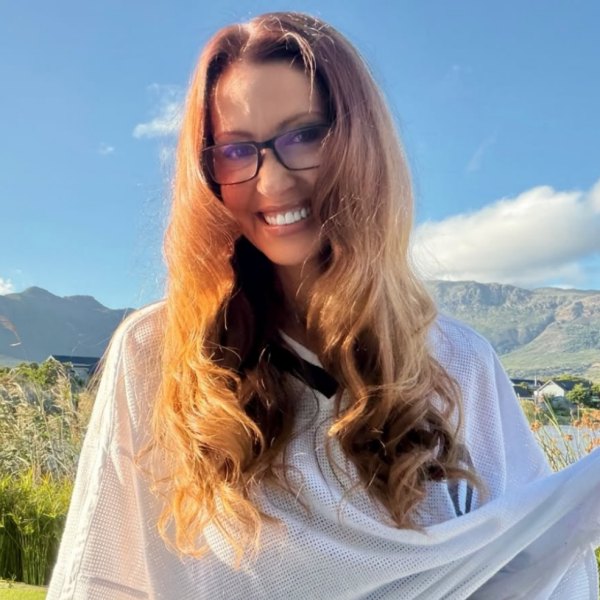 Shannon Elizabeth Earns Nearly 1 Million in Her 1st Week After Launching OnlyFans Account