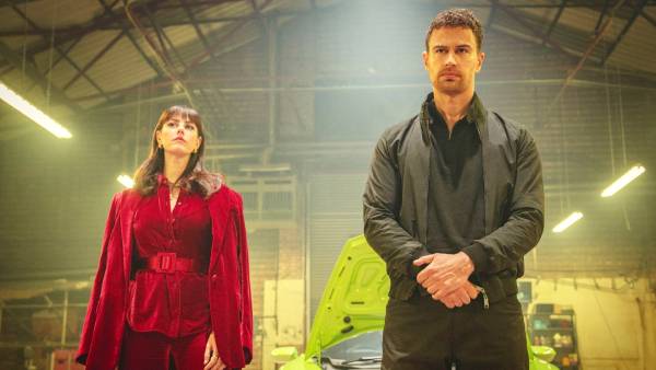 Kaya Scodelario and Theo James in The Gentlemen season 1