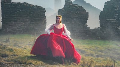 Margot Robbie in Wuthering Heights