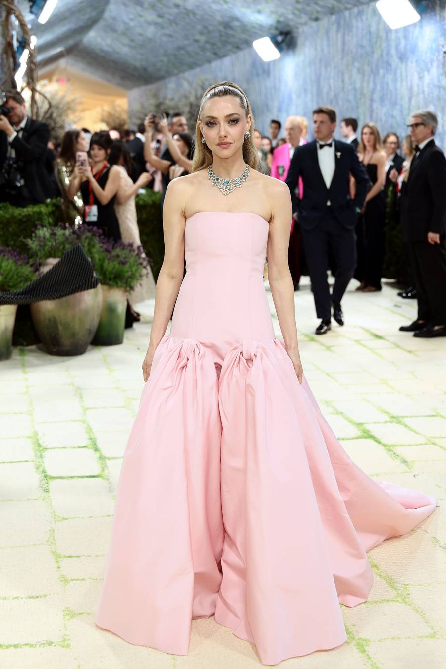Amanda Seyfried Carpet Arrival Met Gala 2026