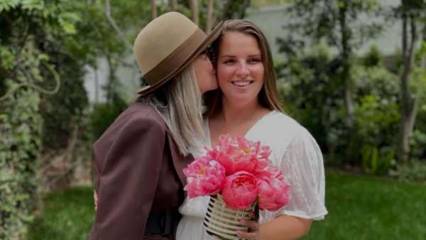 Diane-Keatons-Daughter-Shares-Mothers-Day-Tribute-Post.jpg File type: image/jpeg