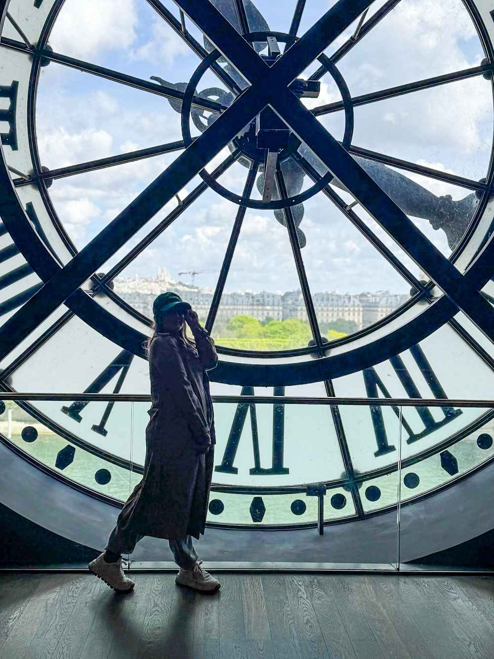 Drew-Goes-To-Paris-9