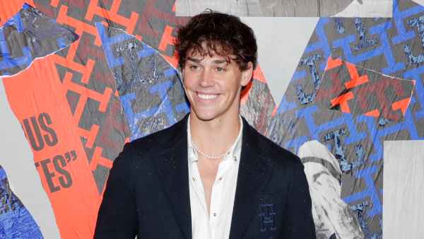 Noah Beck Returns to Instagram Amid Family Scandals