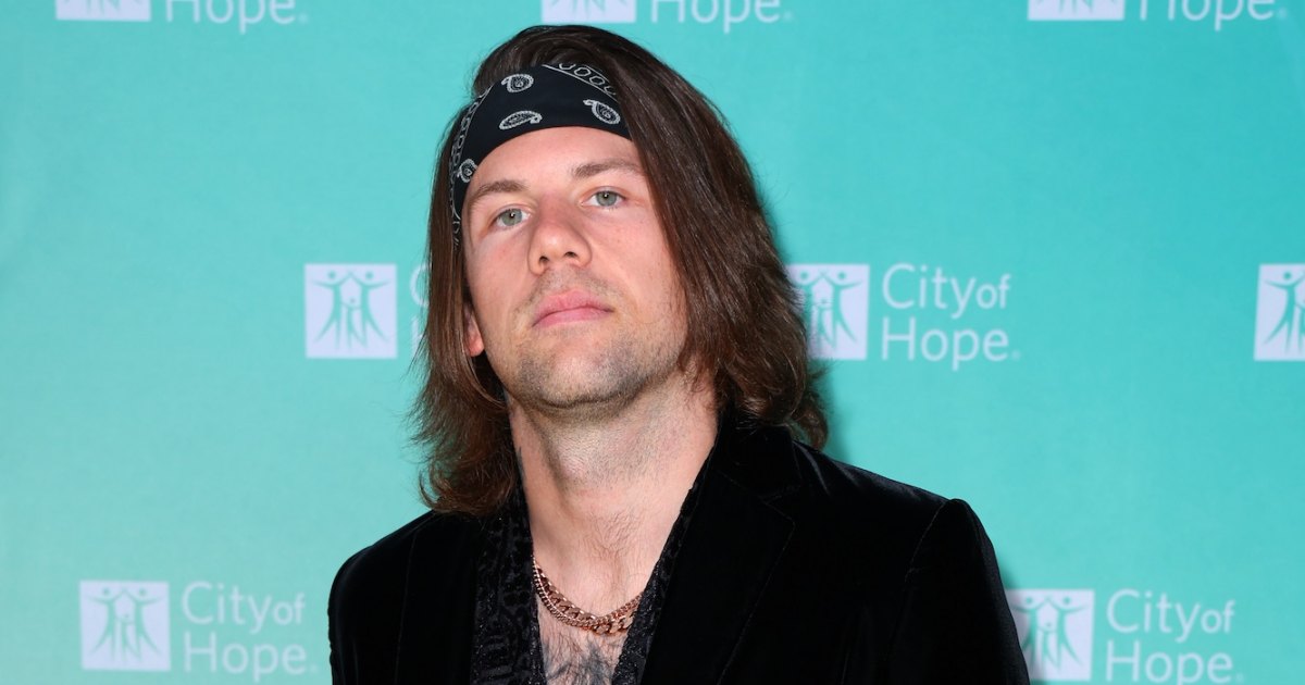 Who Is Beartooth Lead Singer Caleb Shomo? What to Know About Musician Who Came Out as Gay Who Is Beartooth Lead Singer Caleb Shomo? What to Know About Musician Who Came Out as Gay