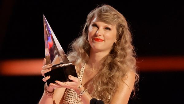 Did Taylor Swift Win at the 2026 American Music Awards After Earning the Most Nominations?
