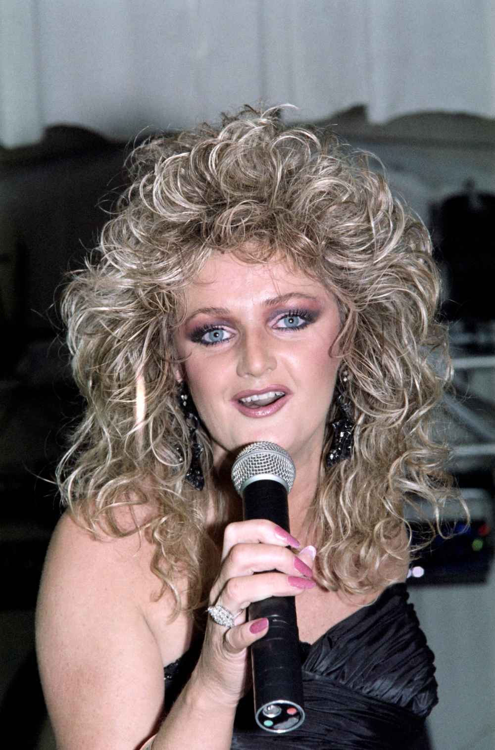 GettyImages-163287843-Bonnie-Tyler-Dead-at-TK-After-Hospitalization-for-Surgery.jpg