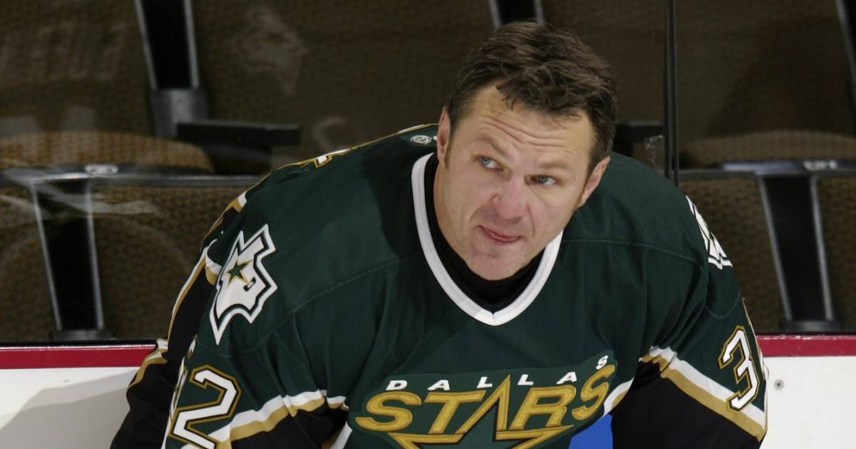 Claude Lemieux’s Family Speaks Out After His Death, Confirms His Brain Is Being Donated for Research Claude Lemieux’s Family Speaks Out After His Death, Confirms His Brain Is Being Donated for Research