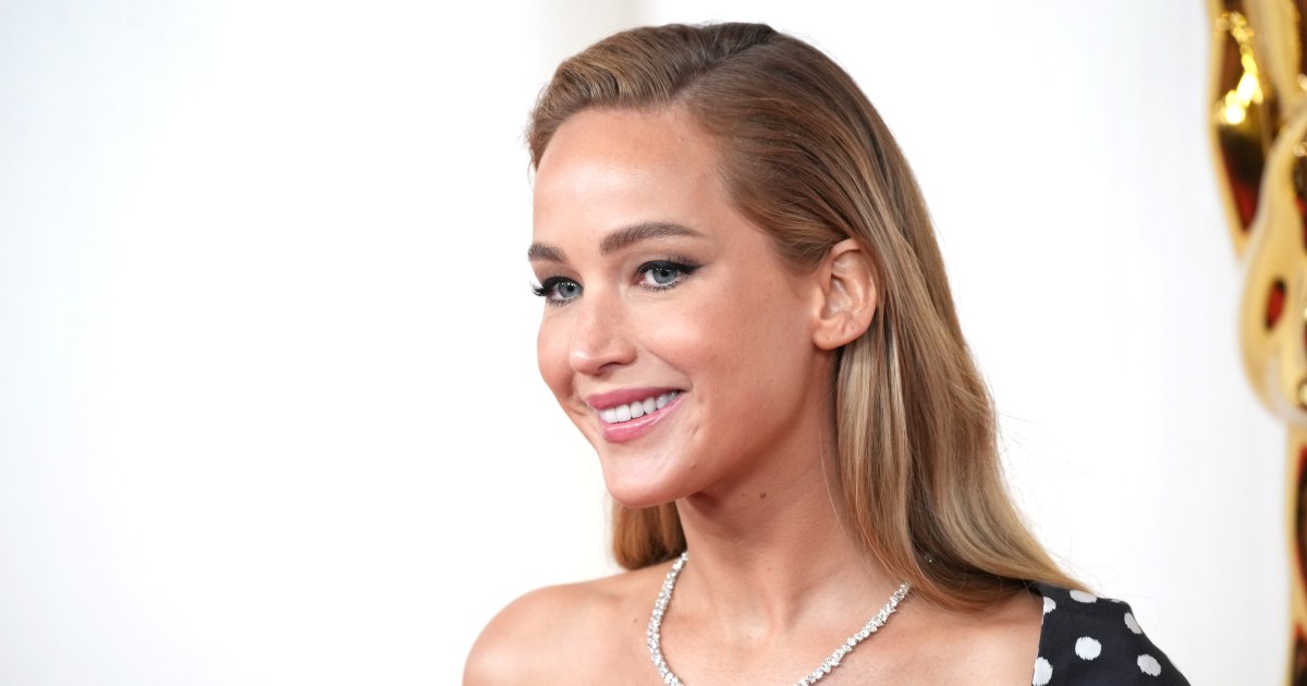 Jennifer Lawrence’s Mary Jane Sneakers Are the Comfiest It-Girl Shoe of the Season