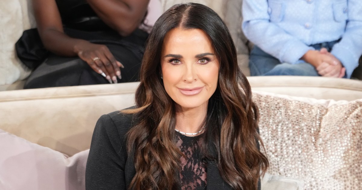Kyle Richards Uses This Damage-Repairing Hair Serum That ‘Improves Thickness’ — Per Users! Kyle Richards Uses This Damage-Repairing Hair Serum That ‘Improves Thickness’ — Per Users!
