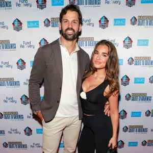 Eric Decker Gets Naked in Jessie James Deckers Video In the Mood