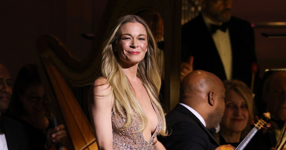 تقوم LeAnn Rimes بإعادة جدولة المزيد من الحفلات الموسيقية وسط مشاكل صحية