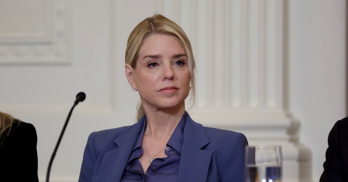 Former Attorney General Pam Bondi Diagnosed With Thyroid Cancer, Is Undergoing Treatment