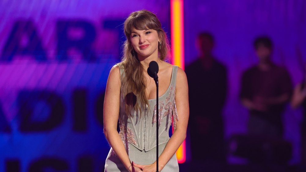 Taylor Swift Tak Hadiri AMAs: Aksi Kekuasaan atau Protes?