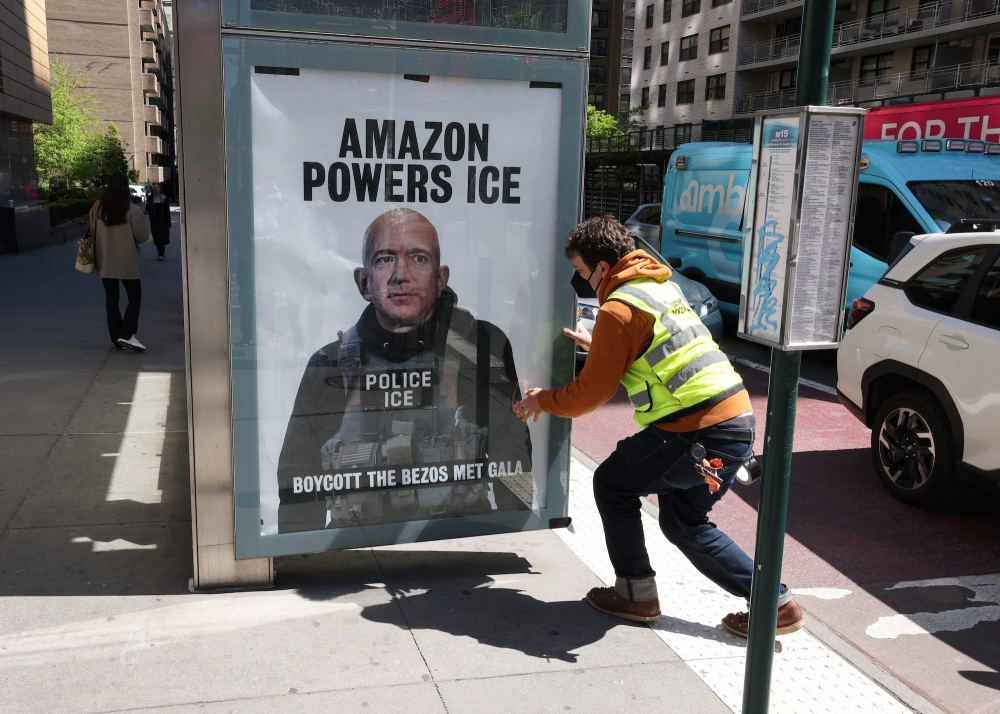 GettyImages-2272899319 Why Is Jeff Bezos Met Gala 2026 Role Controversial