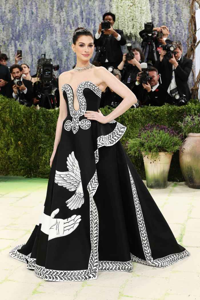 Anne Hathaway's 2026 Met Gala Look Channels The Odyssey