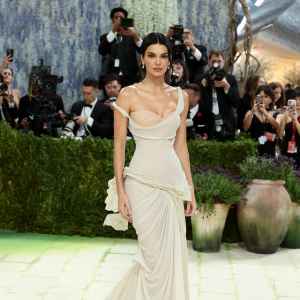 Kendall Jenner Exceeds High-Fashion Expectations With Met Gala 2026 Red Carpet Look