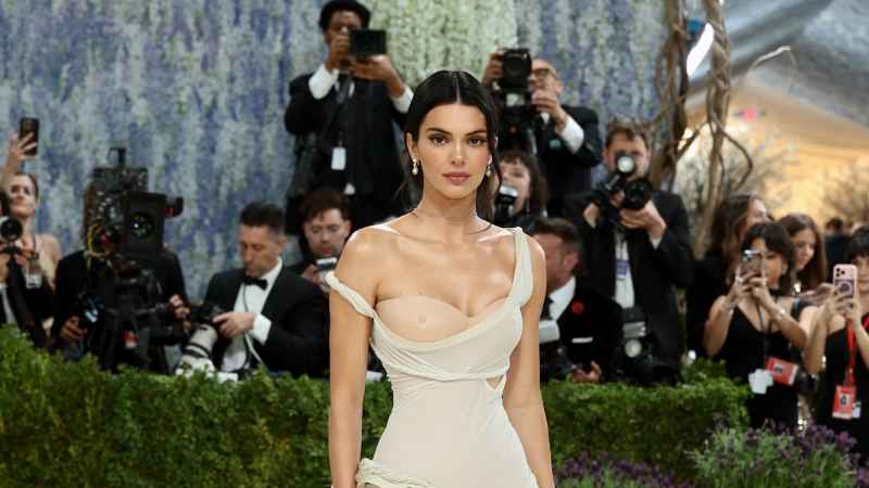 Kendall Jenner Shows Off Met Gala 2026 Red Carpet Look