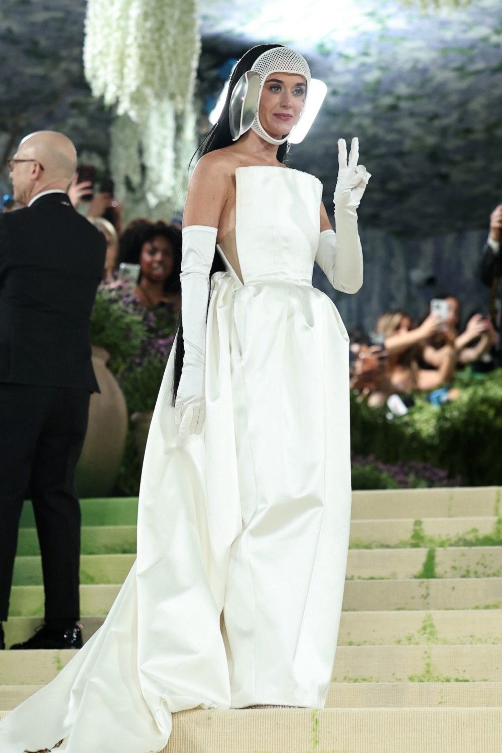 GettyImages-2274559883 katy perry Melissa Rivers Says Nipple Was Best Accessory at Met Gala
