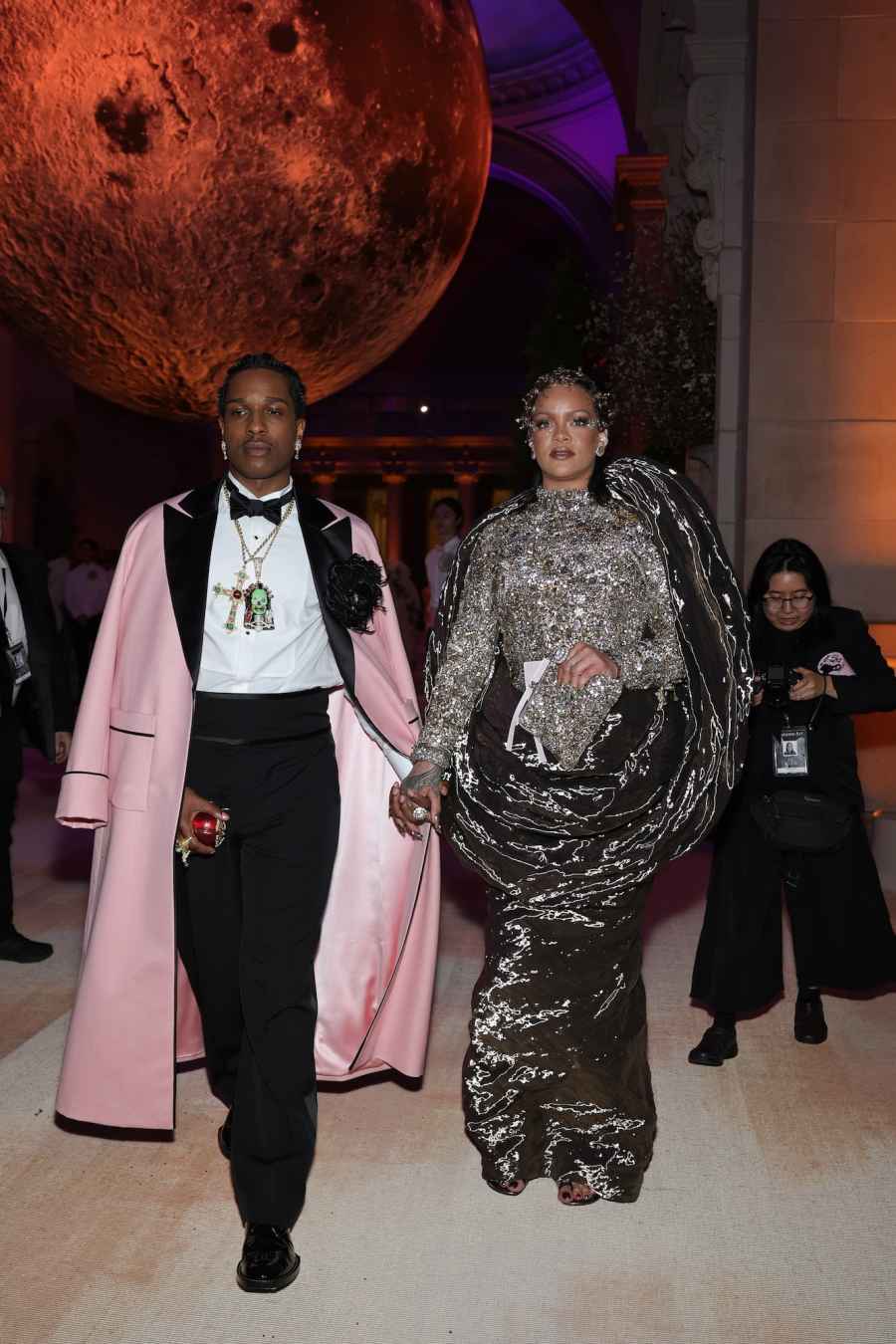 Inside the 2026 Met Gala: Celebrity Selfies and Behind-the-Scenes Moments You Didn’t See