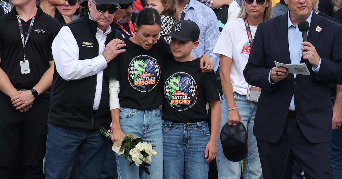 Kyle Larson’s Son Comforts Brexton Busch Before Moment of Silence for His Father at Coca-Cola 600