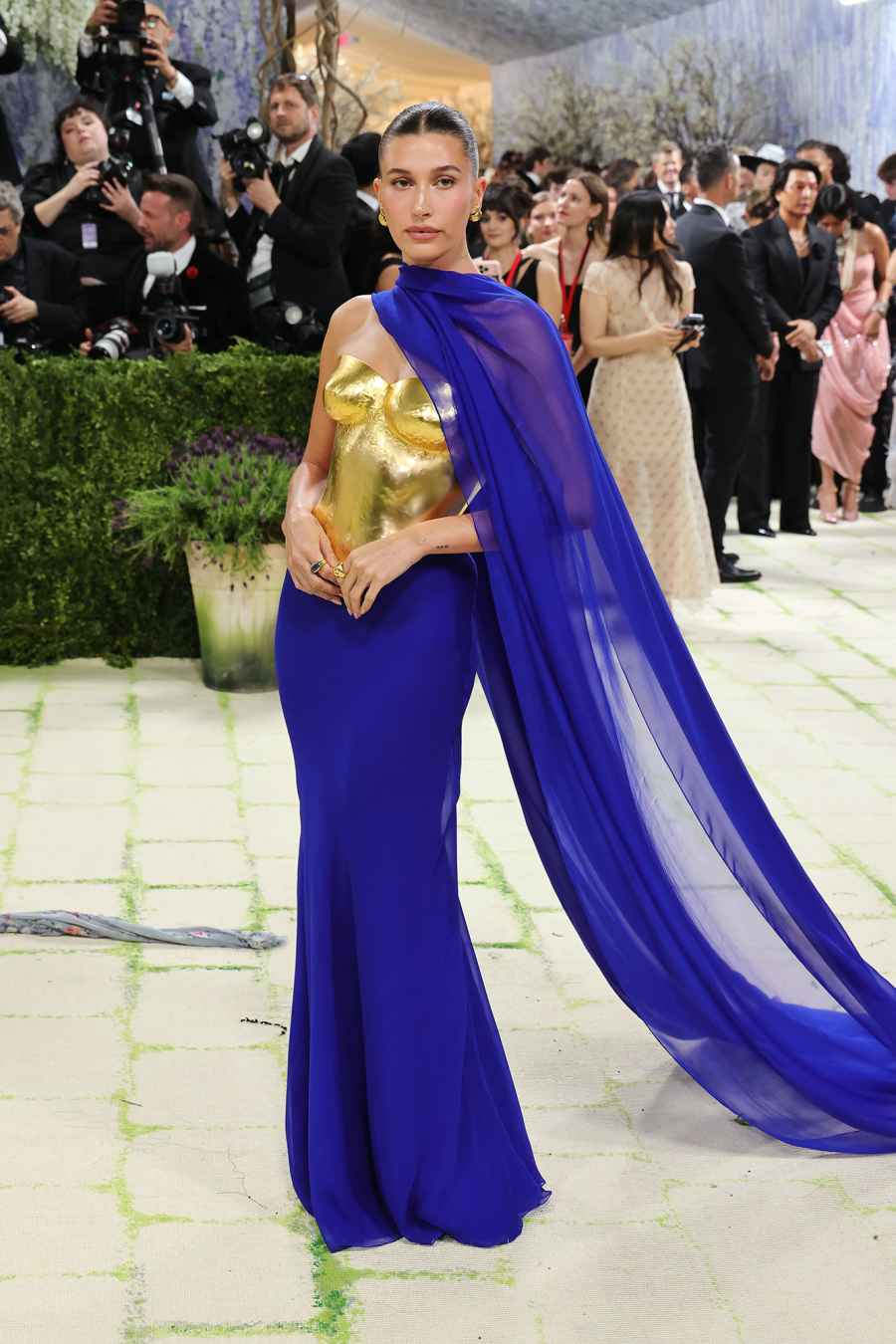 Hailey Bieber Carpet Arrival Met Gala 2026
