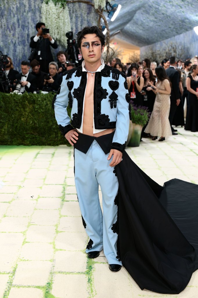 Hudson Williams Carpet Arrival Met Gala 2026
