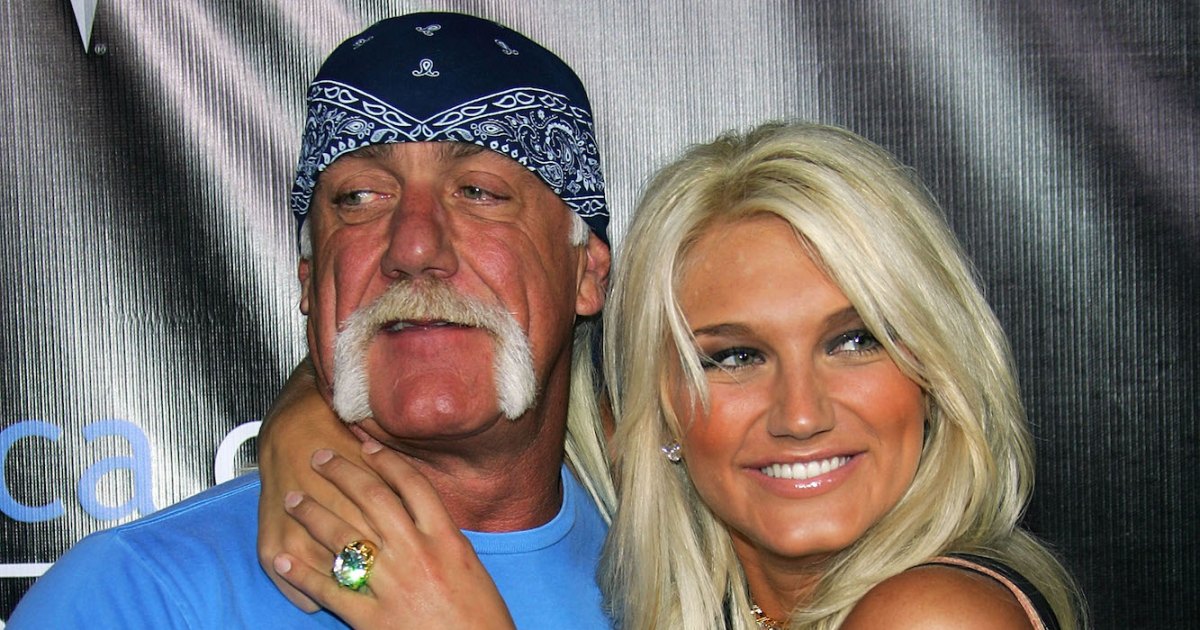 Brooke Hogan Defends Sharing Bikini Picture While Mourning Late Father Hulk: ‘This Is Me’