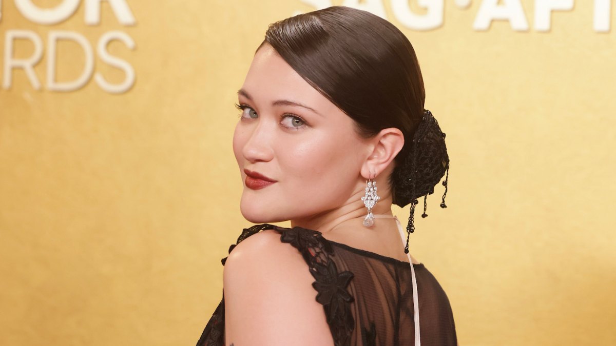 The Pitt's Isa Briones Slams Fans Yelling Mid-Broadway Show