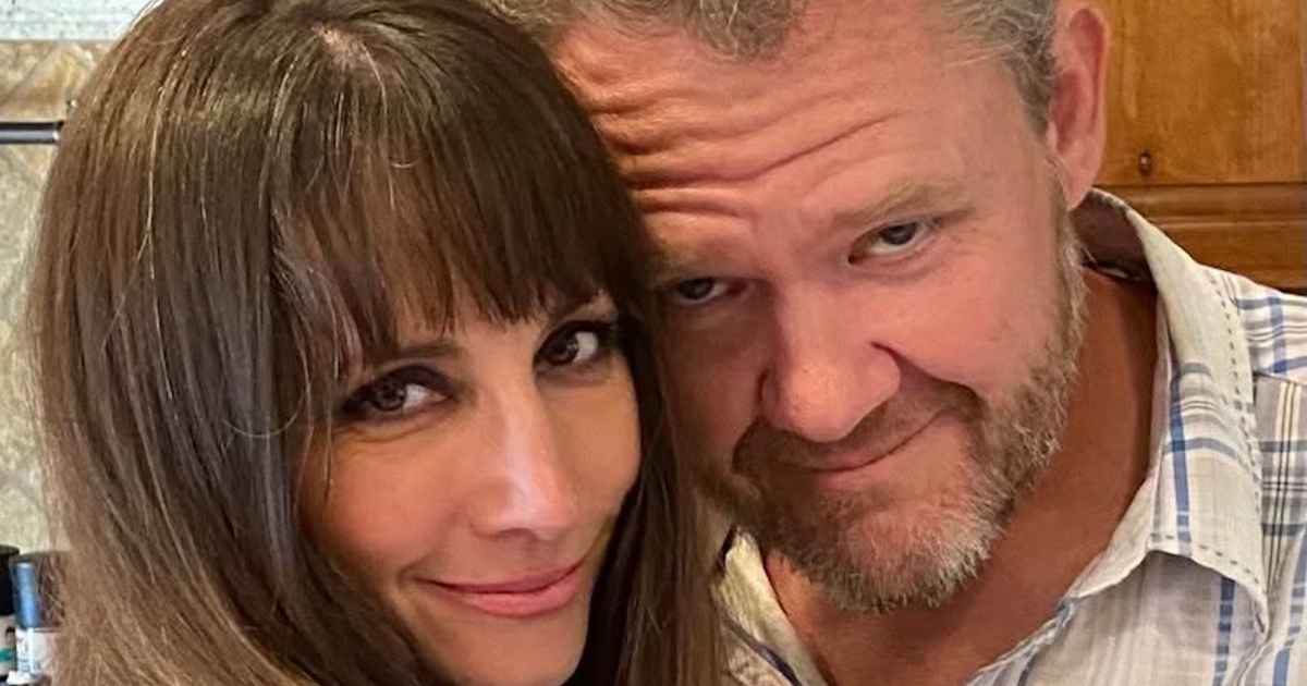 James Van Der Beek’s Ex-Wife Heather McComb Marries Scott Michael Campbell: ‘Hearts Are Full’ James Van Der Beek’s Ex-Wife Heather McComb Marries Scott Michael Campbell: ‘Hearts Are Full’
