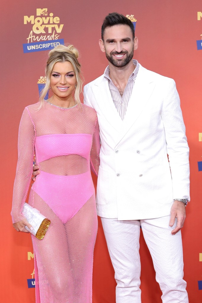 Danielle Olivera Slams Lindsay Hubbards Claim She Gave Carl Radke a Hand Job Danielle Olivera Slams Lindsay Hubbards Claim She Gave Carl Radke a Hand Job