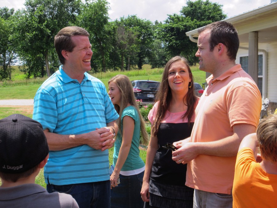 Josh Duggar Flirts With Wife Anna in Messages From Jail