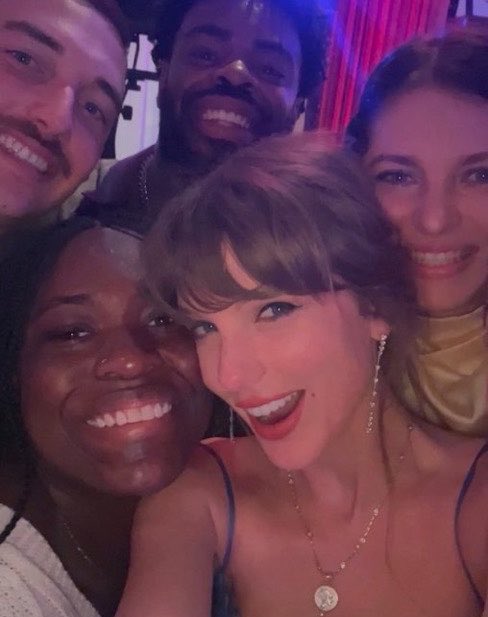 X-fan-selfie-Taylor-Swift-Snaps-Selfies-as-Travis-Kelces-Date-at-Wedding.jpg