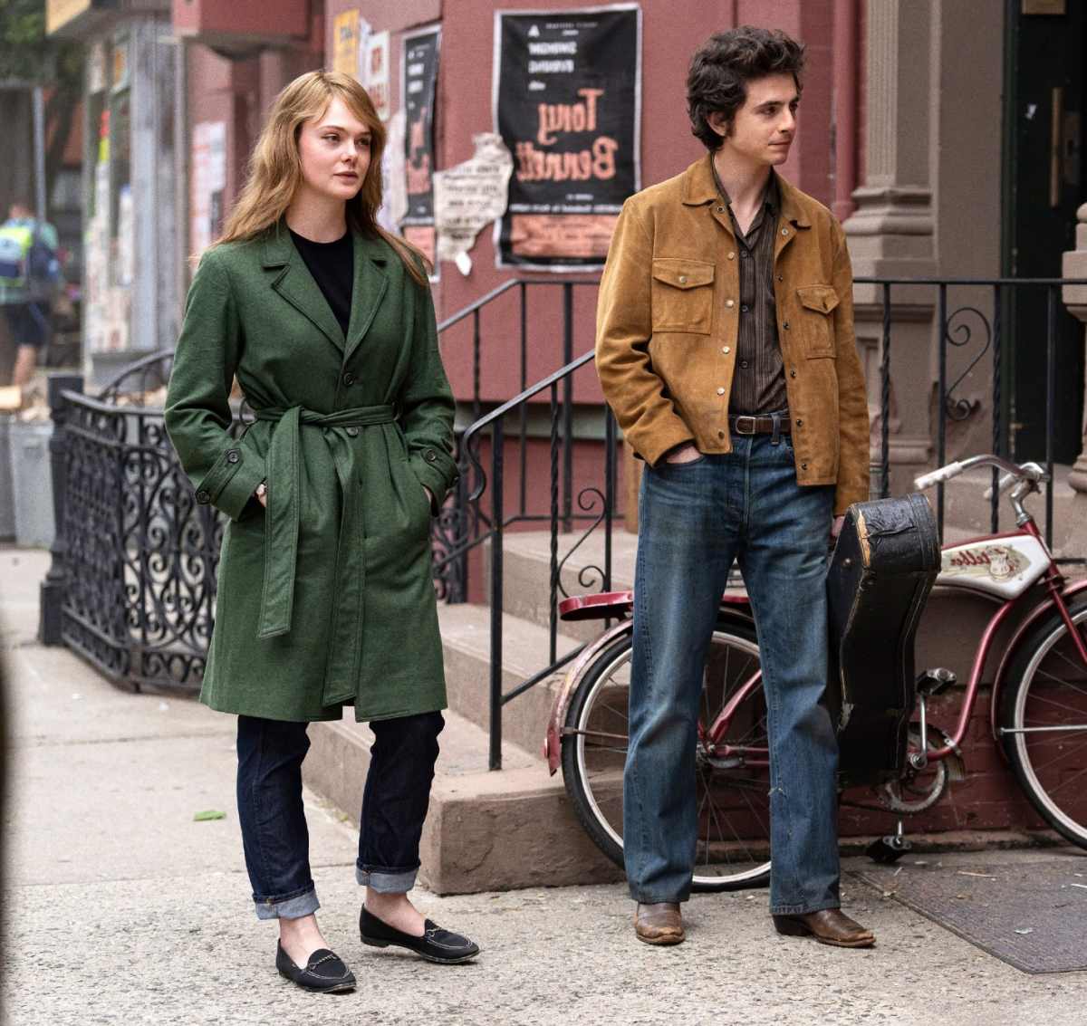 Elle Fanning and Timothee Chalamet in A Complete Unknown