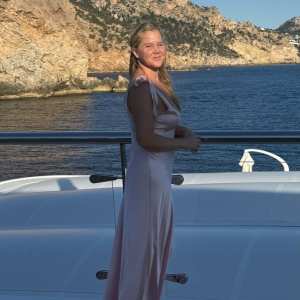 Amy Schumer Shows Off Body While Vacationing With Son Gene