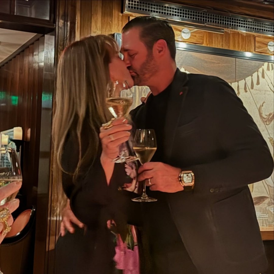 Dina Manzos Husband Secretly Filed for Divorce Before Calling It Off