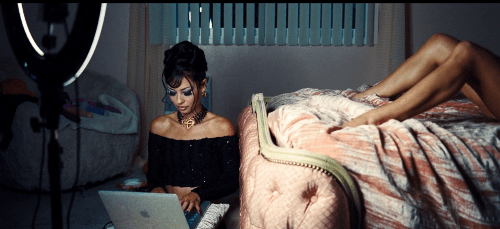   Euphoria laat Sydney Sweeney masturberen, topless op OnlyFans 