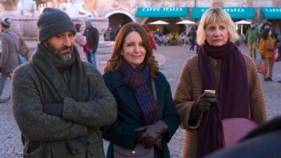 Marco Calvani, Tina Fey and Kerri Kenney-Silver in The Four Seasons season 2