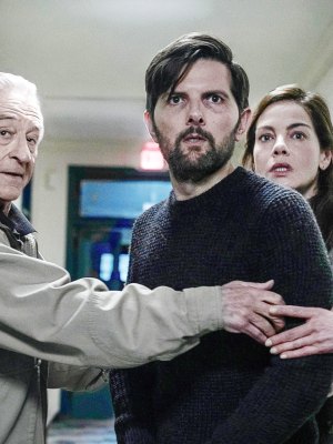 Robert De Niro as Peter Willis, Adam Scott as Tom Kennedy, Michelle Monaghan as Amanda Beck in The Whisper Man