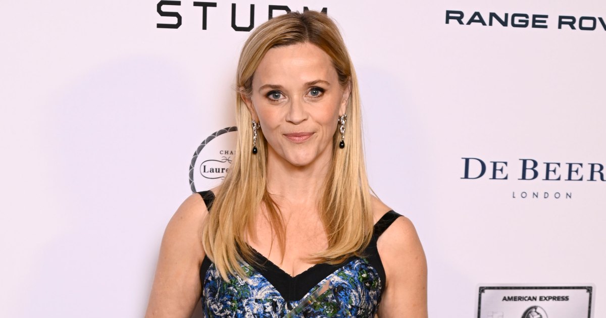 Reese Witherspoon’s Denim Dress Style Is an East Coast Dream, and It’s Somehow Under Reese Witherspoon’s Denim Dress Style Is an East Coast Dream, and It’s Somehow Under