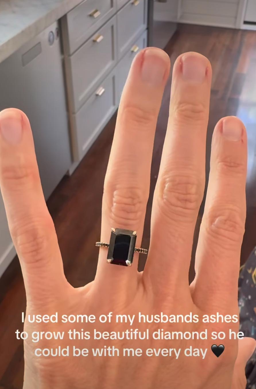 Amanda Kloots Uses Late Husbands Ashes to Create Stunning Diamond Ring