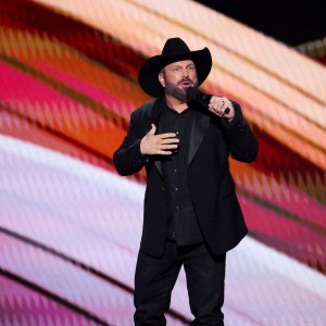 2026-06-03T005518Z_1_LYNXMPEM5201F_RTROPTP_4_GARTH-BROOKS-CATALOG.