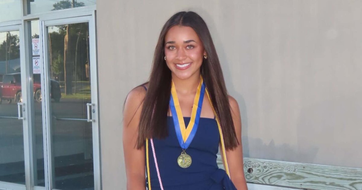 University of Toledo Pole Vaulter Eva Moran, 19, Dead After Accident: ‘A Remarkable Young Woman’ University of Toledo Pole Vaulter Eva Moran, 19, Dead After Accident: ‘A Remarkable Young Woman’