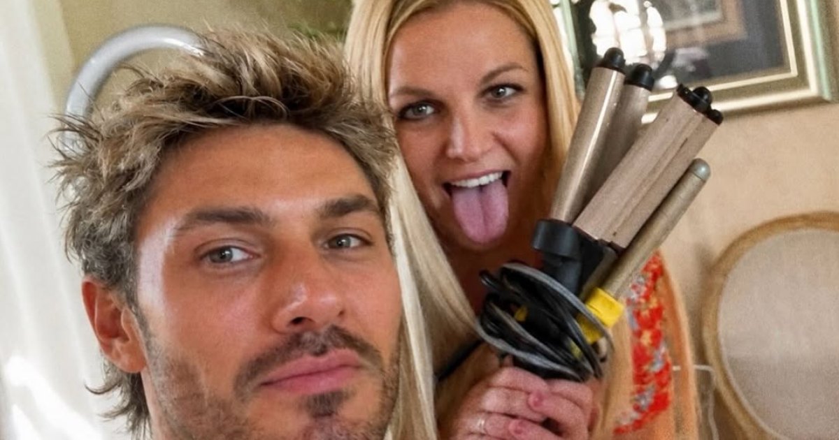 Chris Appleton Works His Hair Magic on Britney Spears With a Sleek Style: ‘Full Circle’ Chris Appleton Works His Hair Magic on Britney Spears With a Sleek Style: ‘Full Circle’