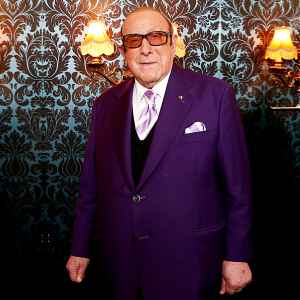 Clive Davis Dead